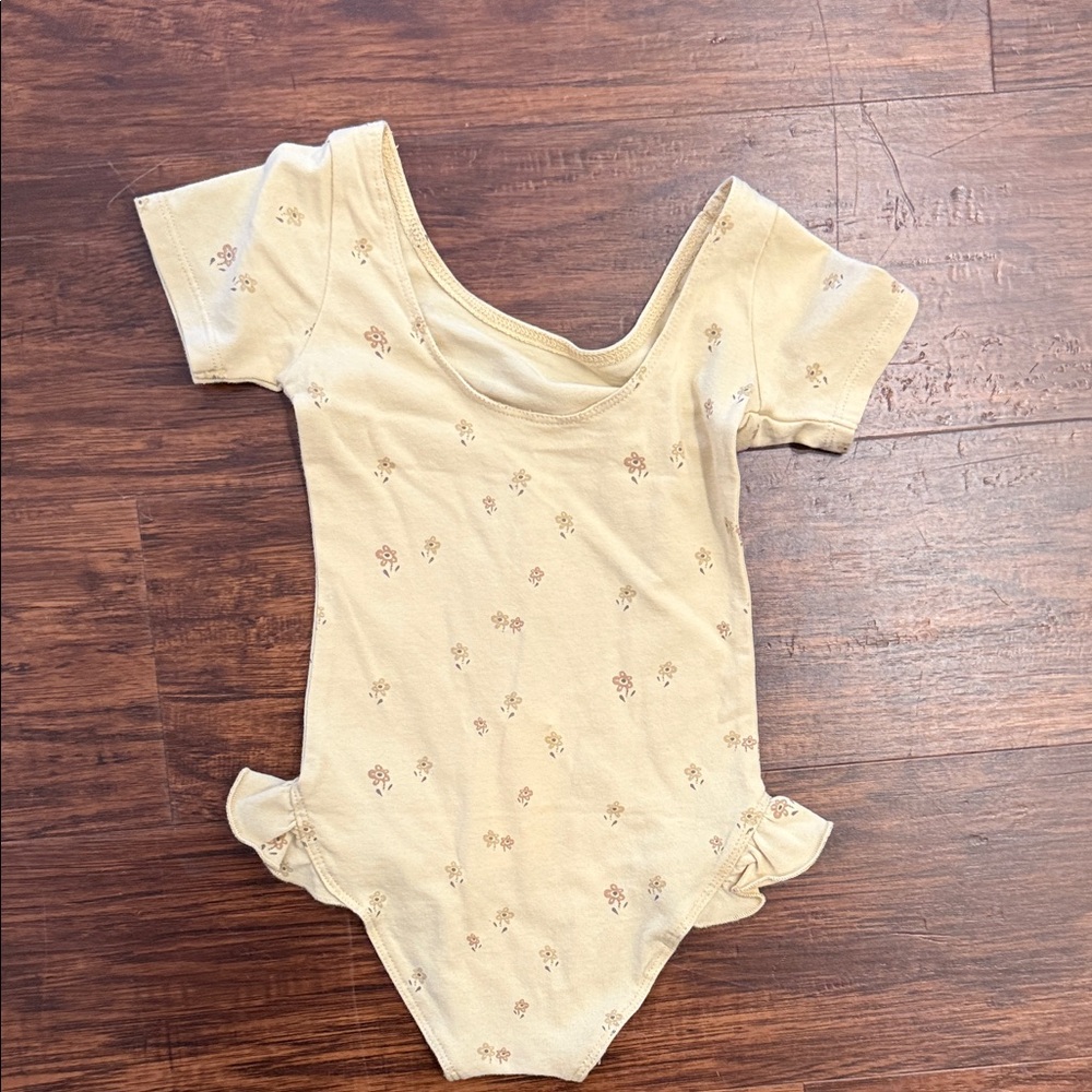 Rylee + Cru Cream Floral Ruffle One-Piece Bodysuit Size 2/3y